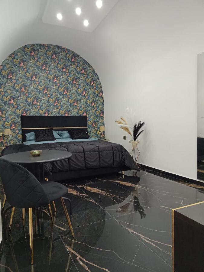 Casa Suite Del Cardinale Наполи Екстериор снимка